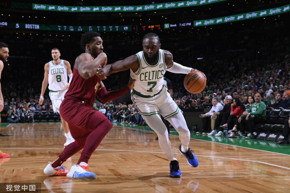 在足球比赛 在足球比赛